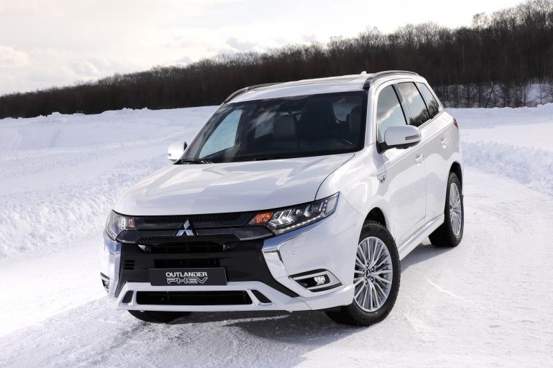 MITSUBISHI OUTLANDER PHEV:   